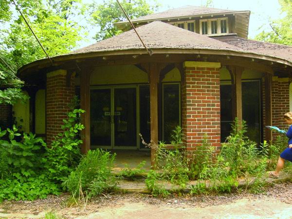 Bob-Lo Island - Pic 13 Building